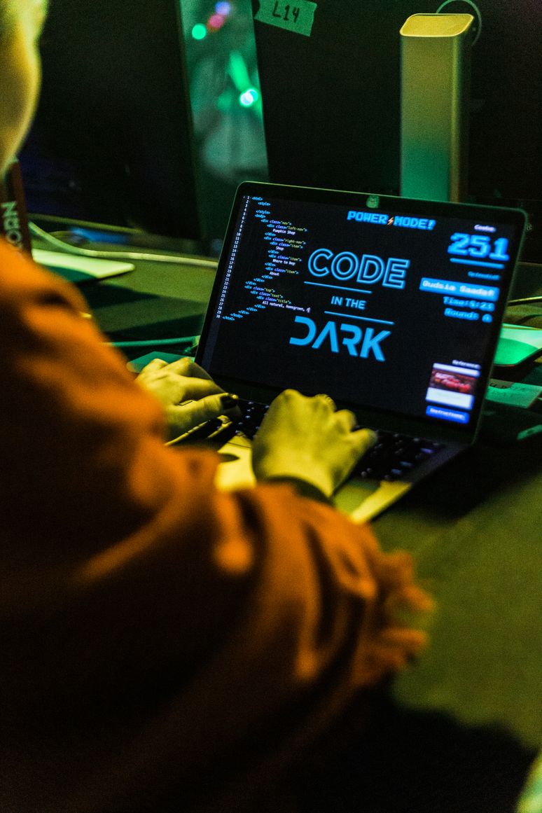 Participant during the event Code in the Dark